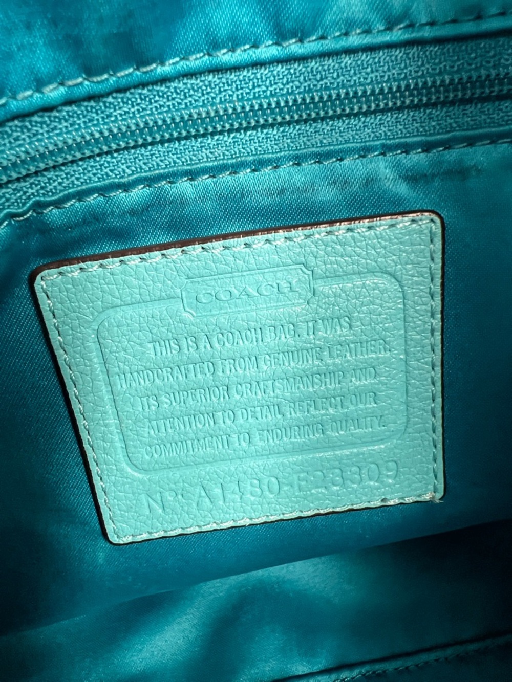 COACH Avery Aqua Pebbled Leather Large Hobo Shoulder Bag F23309 EUC - Picture 7 of 12